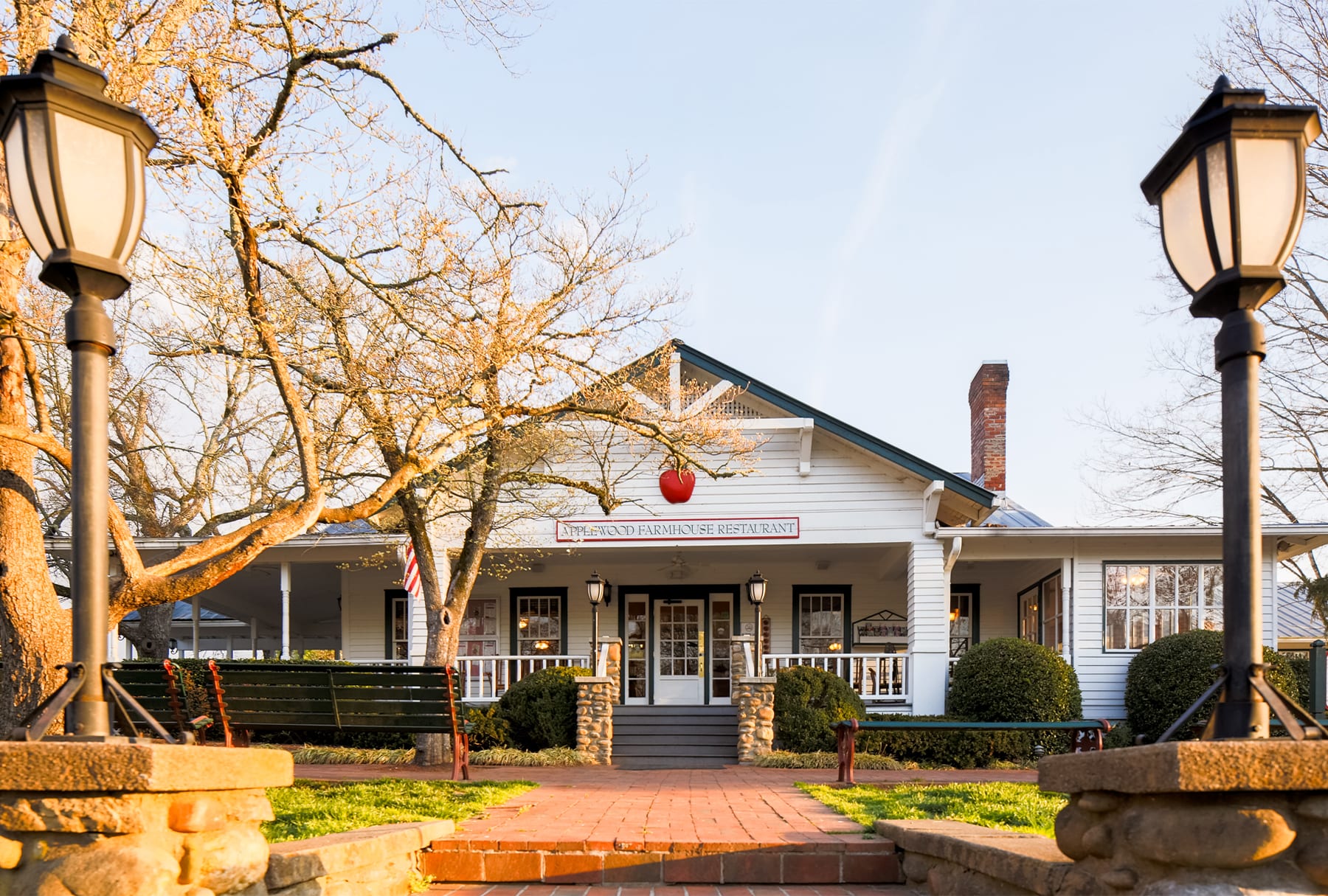Farmhouse | Applewood Farmhouse Restaurant & Farmhouse Grill